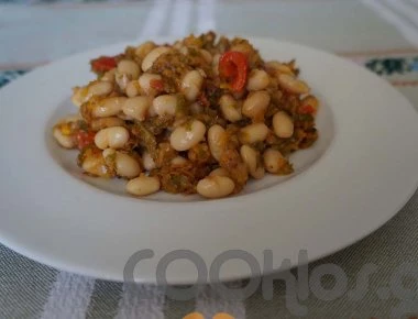 Η συνταγή της Ημέρας: Φασόλια με μαϊντανό και ντομάτα στο φούρνο